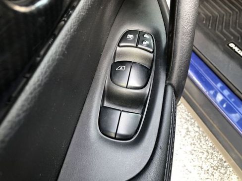 Used 2018 Nissan Rogue SL FWD image 28