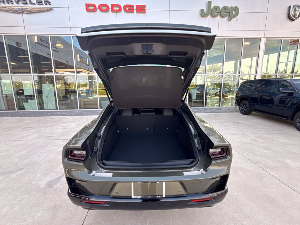 New 2026 Dodge Charger R/T w/ Driver Convenience Group AWD/4WD image 34
