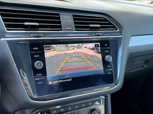 Certified 2021 Volkswagen Tiguan SE R-Line FWD image 27