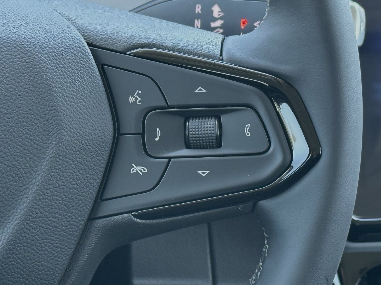 Used 2027 Chevrolet Bolt RS FWD image 14
