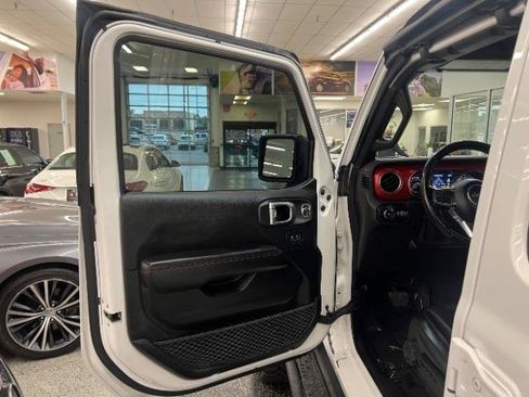 Used 2021 Jeep Wrangler Unlimited Rubicon AWD/4WD image 26
