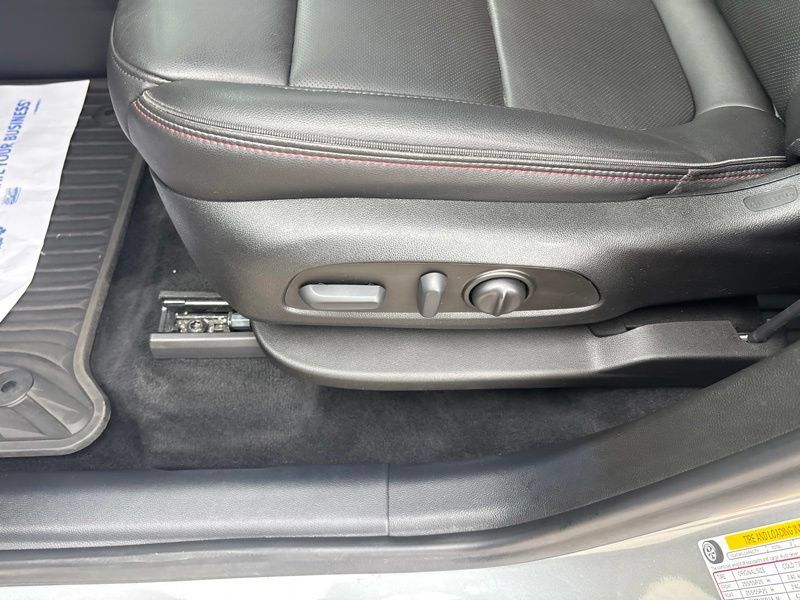 Used 2023 Chevrolet Traverse RS AWD/4WD image 33