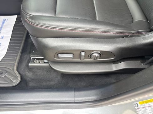 Used 2023 Chevrolet Traverse RS AWD/4WD image 33