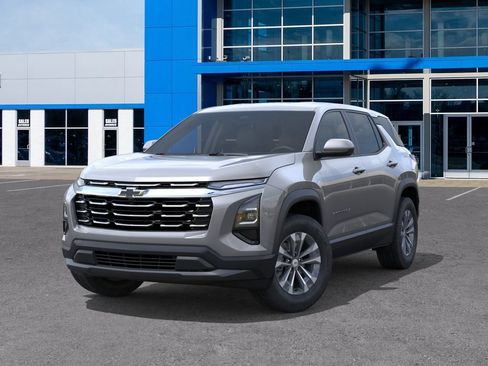 New 2026 Chevrolet Equinox LT w/ Convenience Package II AWD/4WD image 7