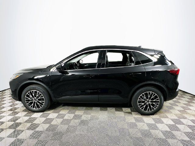 Used 2025 Ford Escape SE w/ PHEV Premium Package FWD image 6