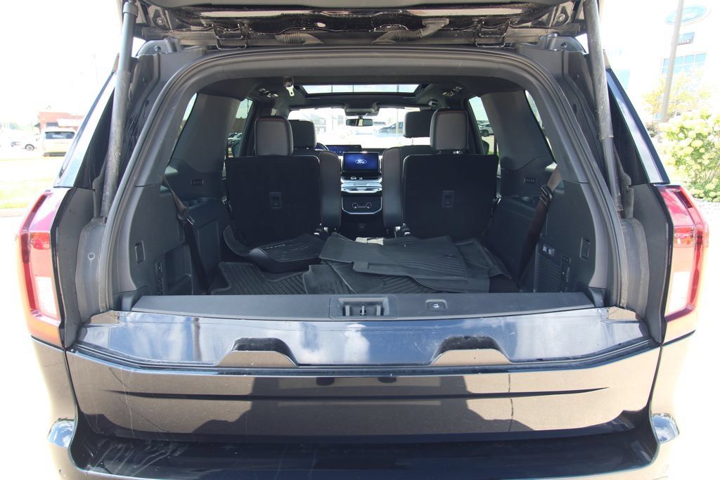 Used 2025 Ford Expedition Tremor AWD/4WD image 15