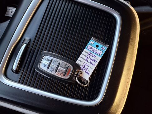 Used 2021 Chrysler Pacifica Touring-L image 17