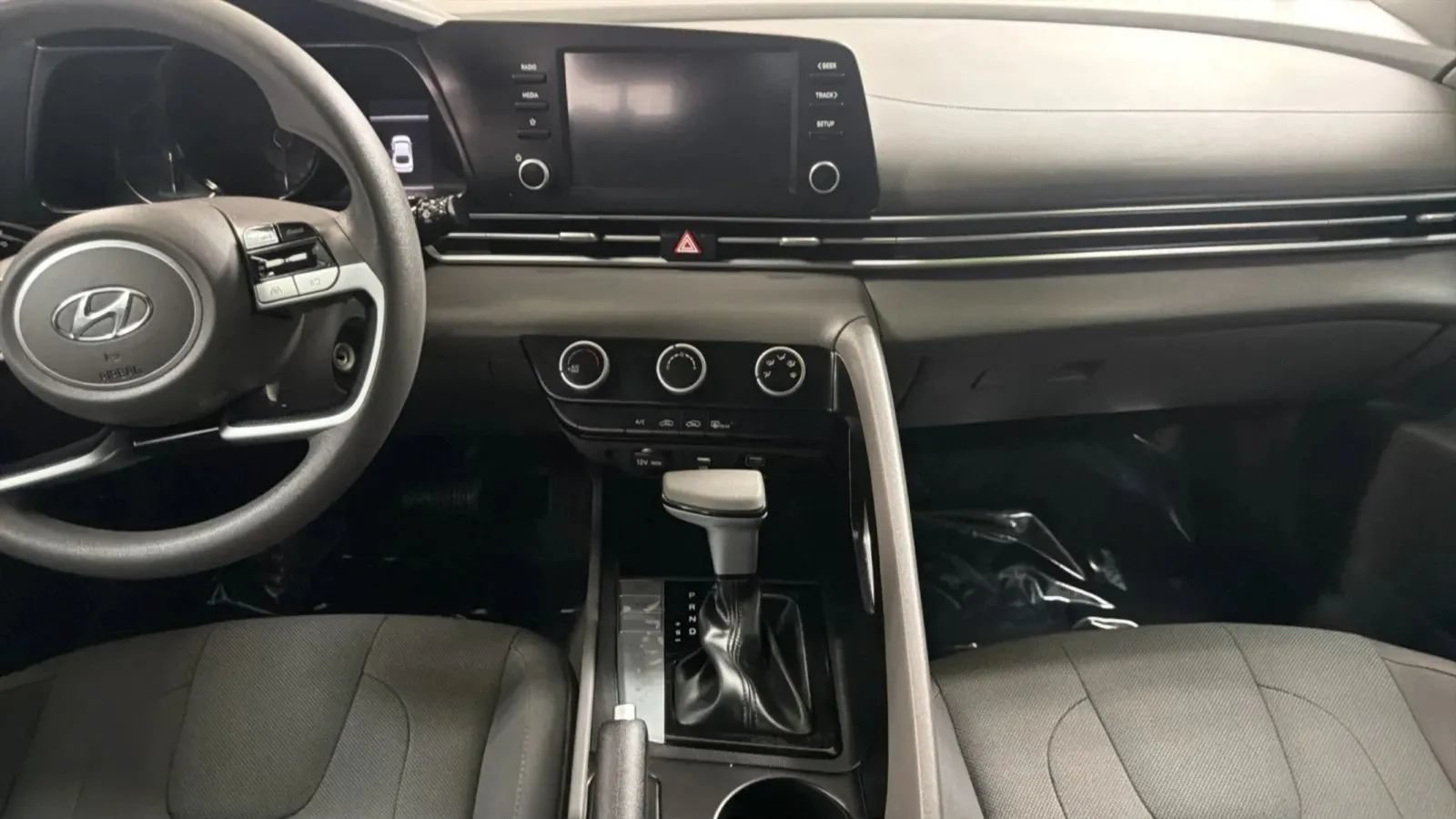 Used 2023 Hyundai Elantra SE FWD image 16