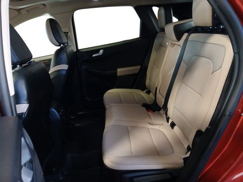 Used 2020 Ford Escape Titanium image 13