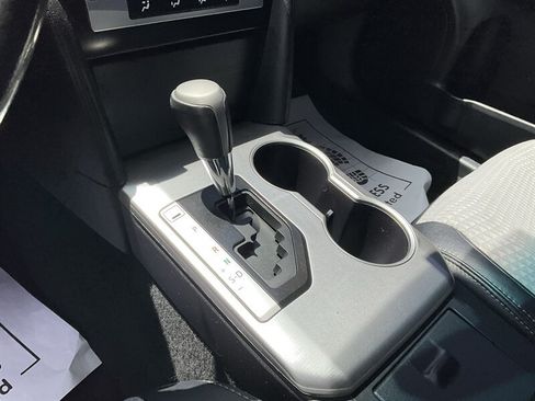Used 2014 Toyota Camry SE FWD image 36