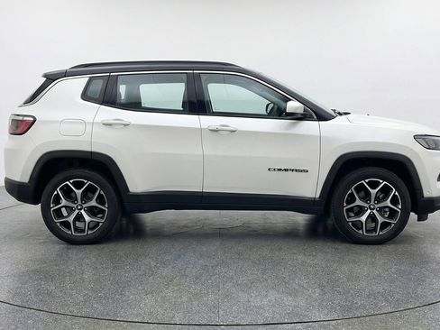 Used 2025 Jeep Compass Limited AWD/4WD image 11