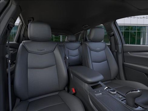 New 2025 Cadillac XT5 Luxury image 16