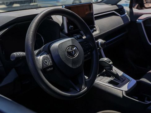 Used 2025 Toyota RAV4 LE AWD/4WD image 14