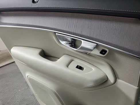 New 2026 Volvo XC90 T8 Ultra w/ Protection Package Premier AWD/4WD image 18