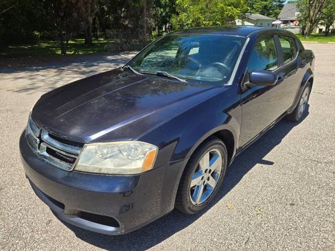 Used 2012 Dodge Avenger SXT FWD image 3