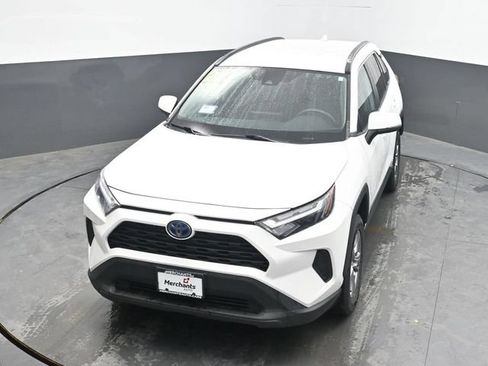 Used 2022 Toyota RAV4 XLE AWD/4WD image 30