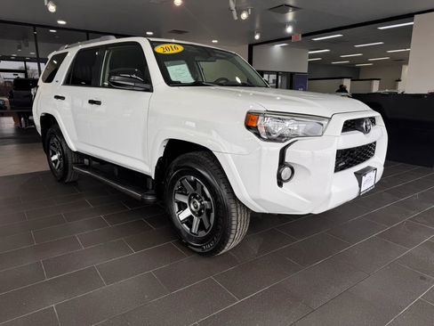 Used 2016 Toyota 4Runner SR5 image 7