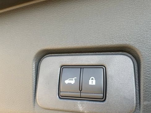 Used 2024 Nissan Rogue Platinum FWD image 37