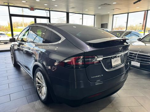 Used 2017 Tesla Model X 90D AWD/4WD image 3