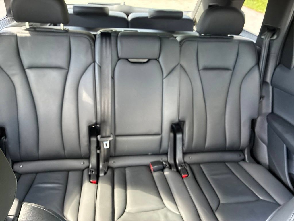 Used 2023 Audi Q7 2.0T Premium w/ Convenience Package AWD/4WD image 48