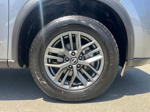 Used 2024 Nissan Rogue S FWD image 4