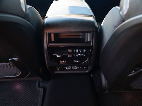 New 2025 Jeep Grand Cherokee Overland w/ Luxury Tech Group IV AWD/4WD image 30