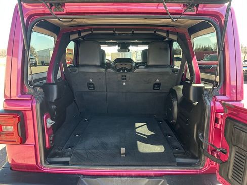 Used 2024 Jeep Wrangler Sahara w/ Technology Group image 27