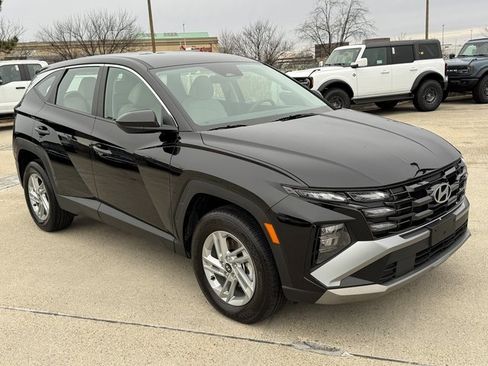 Used 2025 Hyundai Tucson SE image 6