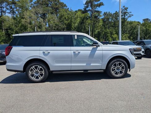 New 2026 Ford Expedition Active RWD image 3