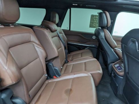 Used 2025 Lincoln Navigator Reserve image 41