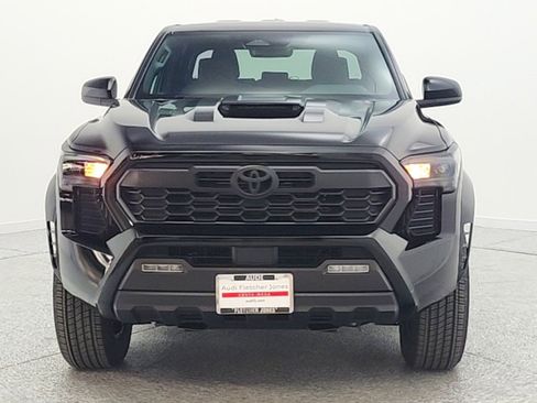 Used 2025 Toyota Tacoma TRD Sport RWD image 2