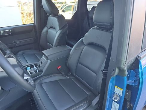 New 2025 Ford Bronco Badlands image 11