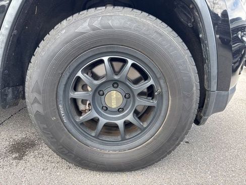 Used 2016 Jeep Grand Cherokee Laredo w/ Quick Order Package 23E image 18