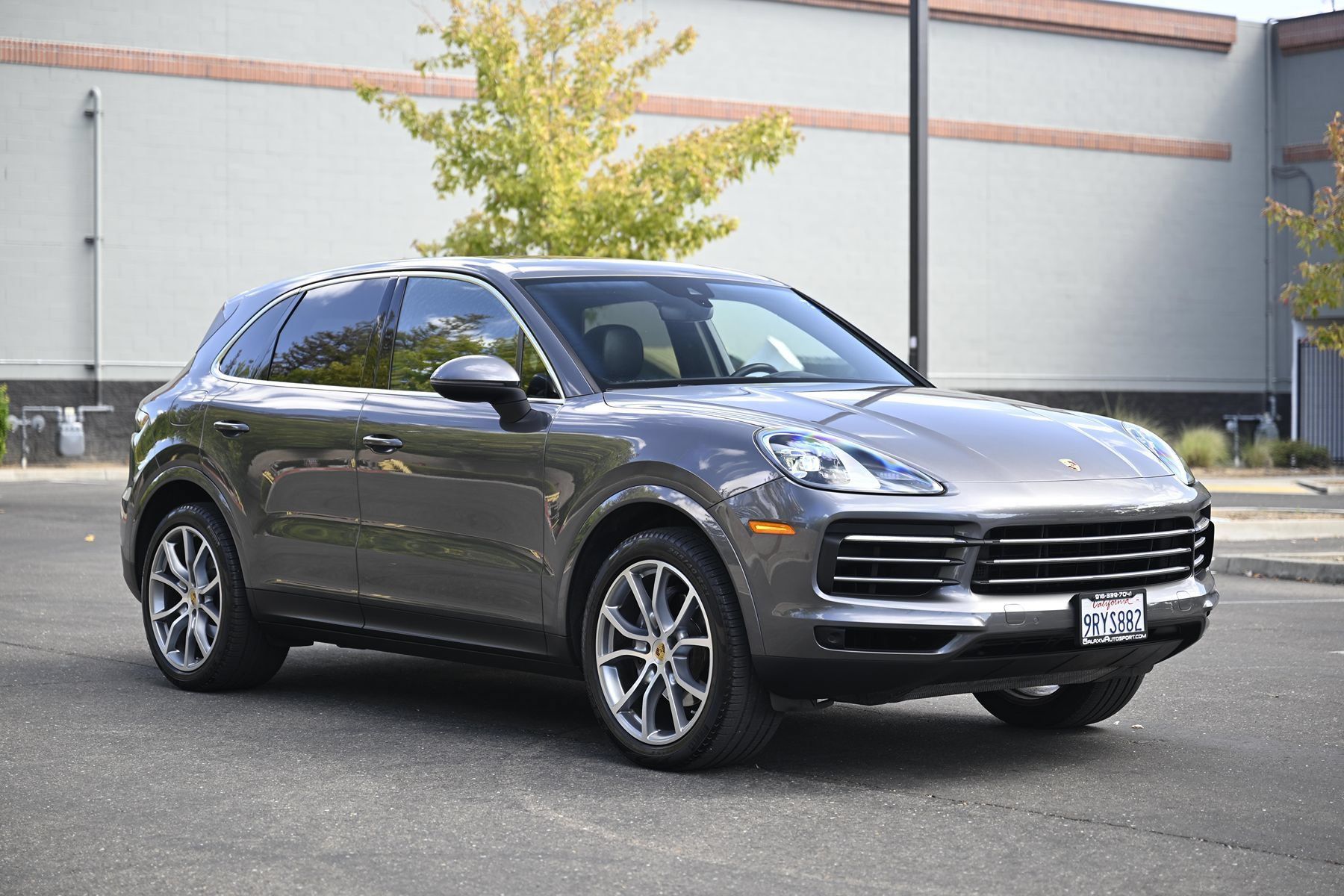 Used 2019 Porsche Cayenne AWD/4WD image 1
