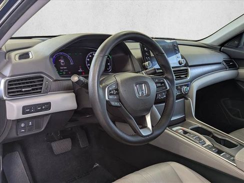 Used 2019 Honda Accord Touring image 9