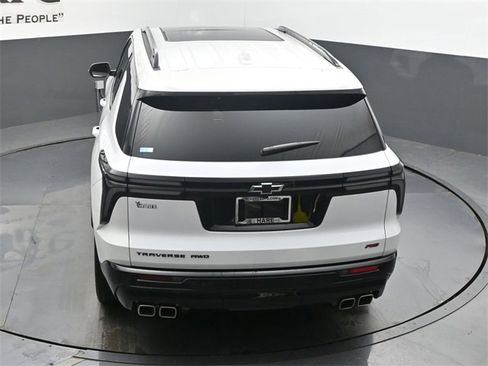 Used 2024 Chevrolet Traverse RS w/ LPO, Floor Liner Package image 57