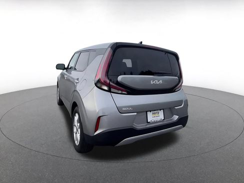 Used 2025 Kia Soul LX w/ LX Technology Package FWD image 11
