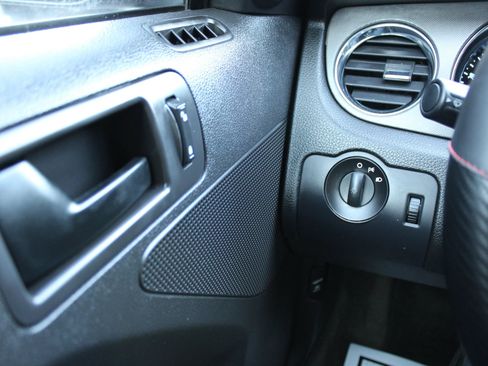 Used 2014 Ford Mustang Coupe RWD image 18