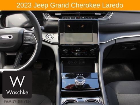 Used 2023 Jeep Grand Cherokee Laredo w/ Luxury Tech Group I AWD/4WD image 27