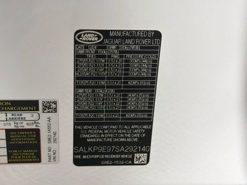 Certified 2025 Land Rover Range Rover SE AWD/4WD image 33