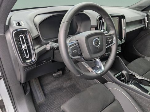 Used 2023 Volvo XC40 Recharge Ultimate w/ Protection Package Premier image 11