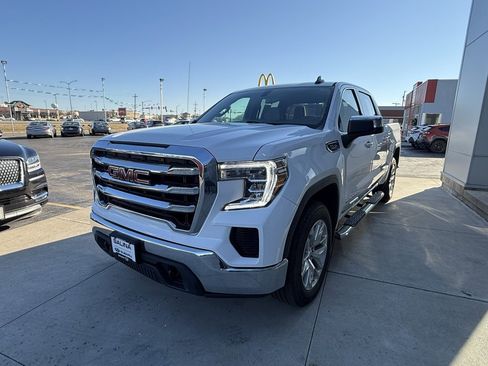 Used 2021 GMC Sierra 1500 SLE w/ X31 Off-Road Package image 3
