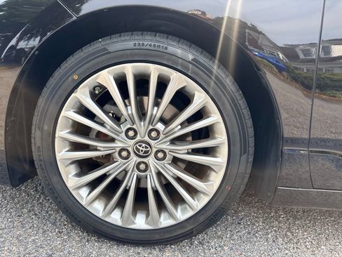 Used 2019 Toyota Avalon Limited FWD image 51