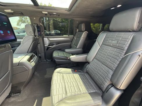 Used 2026 Cadillac Escalade ESV V w/ LPO, ONYX Package AWD/4WD image 15