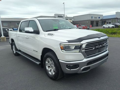 Used 2023 RAM 1500 Laramie AWD/4WD image 1