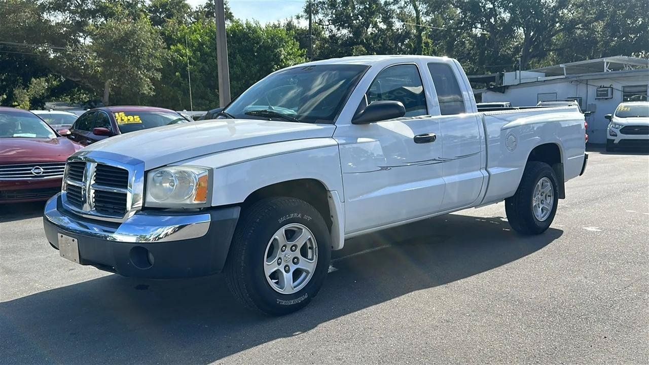 Used 2005 Dodge Dakota SLT RWD image 2