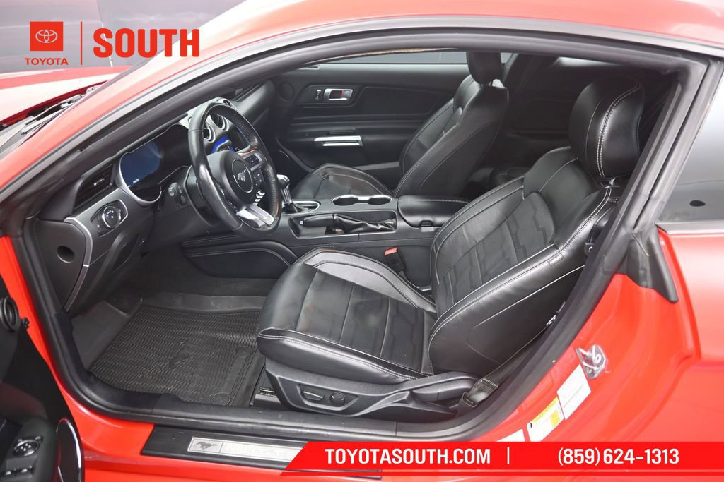 Used 2022 Ford Mustang Premium RWD image 9