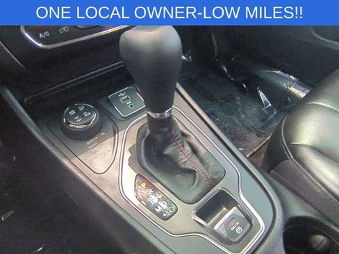 Used 2019 Jeep Cherokee Trailhawk w/ Cold Weather Group AWD/4WD image 26
