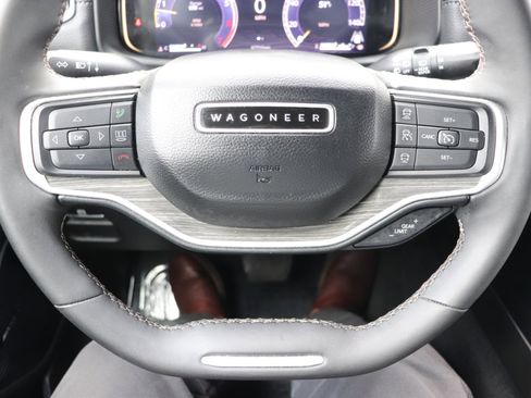 Used 2024 Jeep Wagoneer L Series II w/ Flexible Seating Group image 35