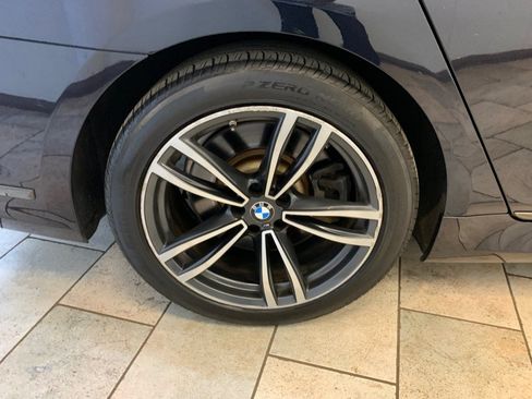 Used 2021 BMW 750i xDrive w/ Executive Package AWD/4WD image 12